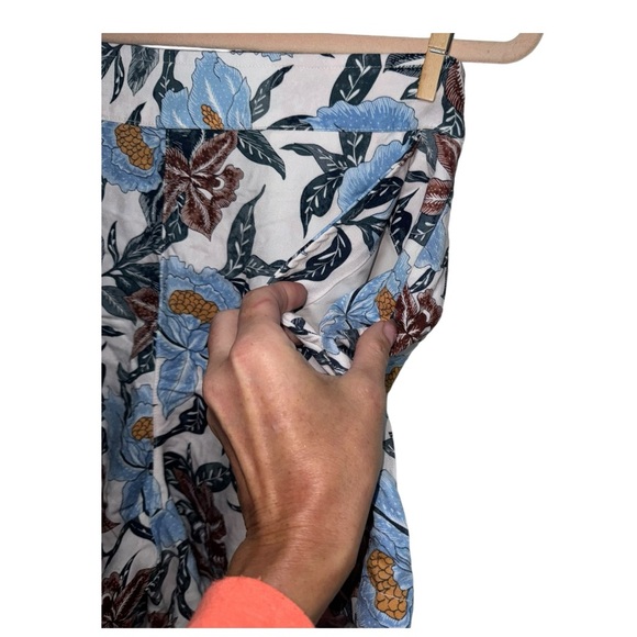 OLD NAVY Floral Print Shorts M NWOT - Picture 6 of 9